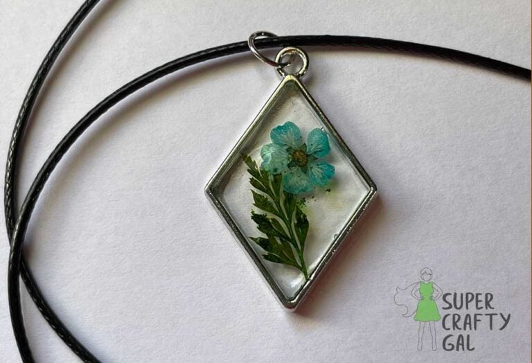 How to Make Resin Jewelry with Flowers Super Crafty Gal
